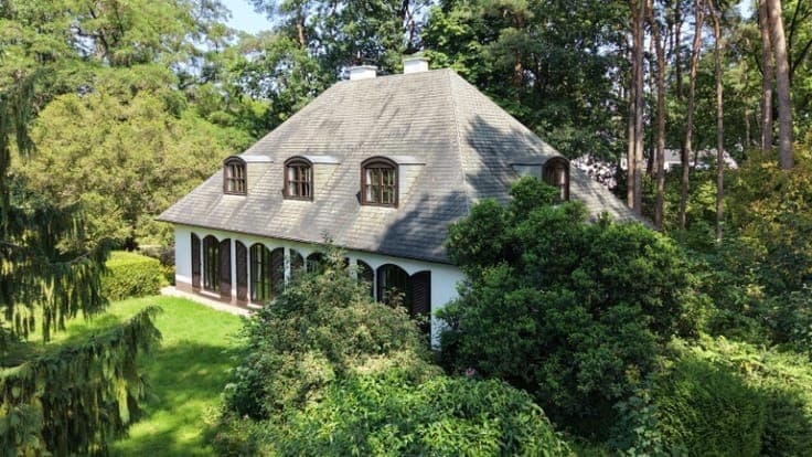Stijlvolle villa van 275m² op 20 are met bureel, 4 slaapk...