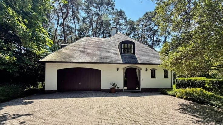 Stijlvolle villa van 275m² op 20 are met bureel, 4 slaapk...