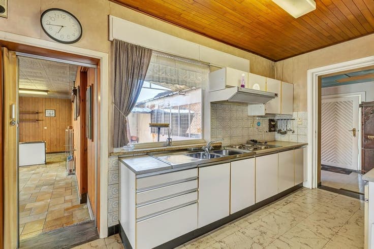Renovation project with great potential in Erpe-Mere