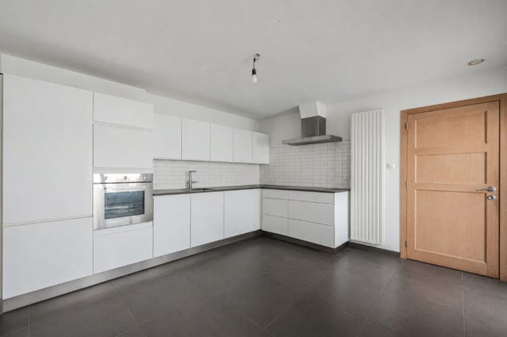 Zeer goed gelegen halfopen woning met zonnige tuin met ta...