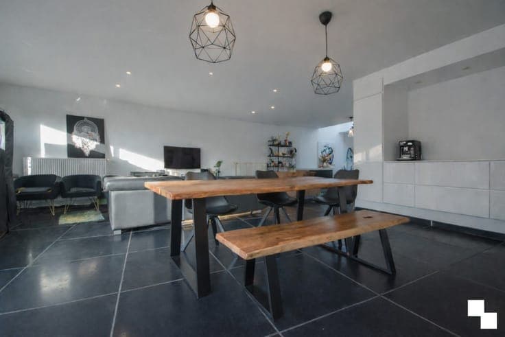 Verrassend ruime gezinswoning in hartje Roeselare