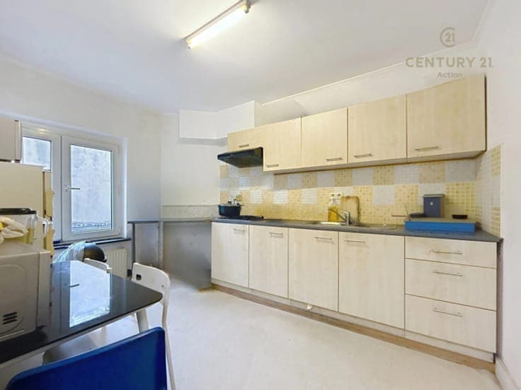 6-BEDROOM SINGLE-FAMILY HOUSE – 83 RUE TRAVERSIÈRE