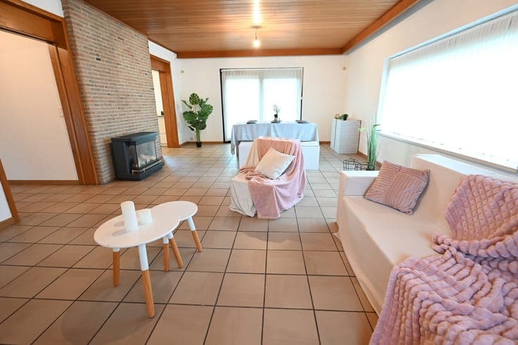 DEGELIJKE villa mét GARAGE op 589m², in MOOIE RESIDENTIEL...