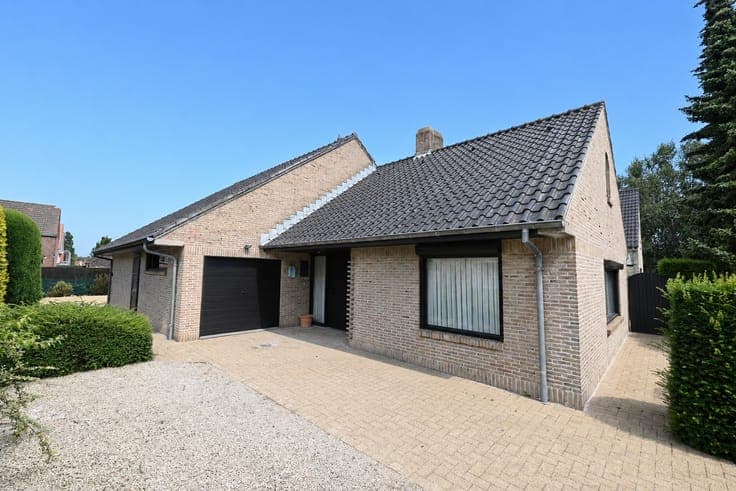 DEGELIJKE villa mét GARAGE op 589m², in MOOIE RESIDENTIEL...