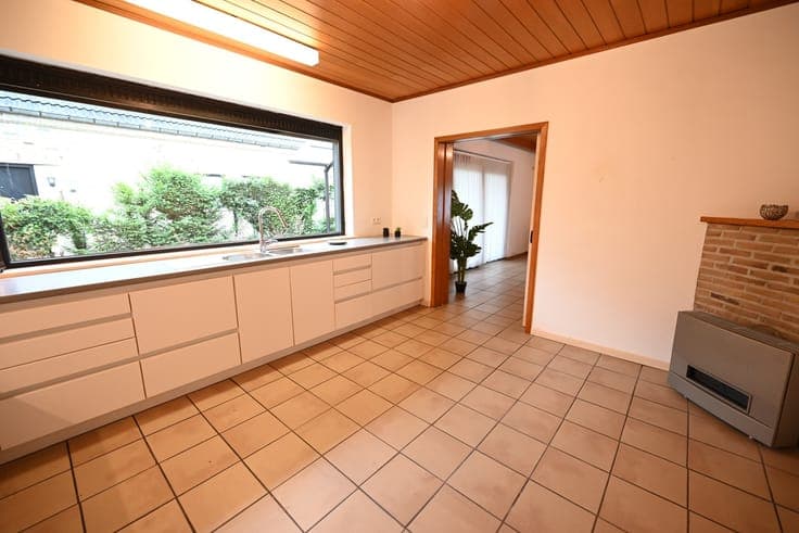DEGELIJKE villa mét GARAGE op 589m², in MOOIE RESIDENTIEL...