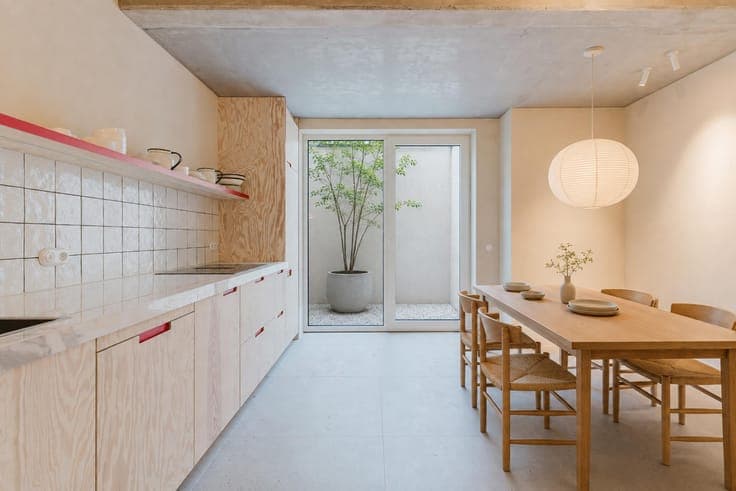 Funkey Townhouse met 3 slpk, tuin en terras in centrum Gent