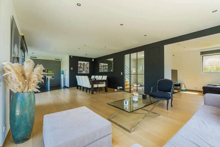 Spacious and bright villa