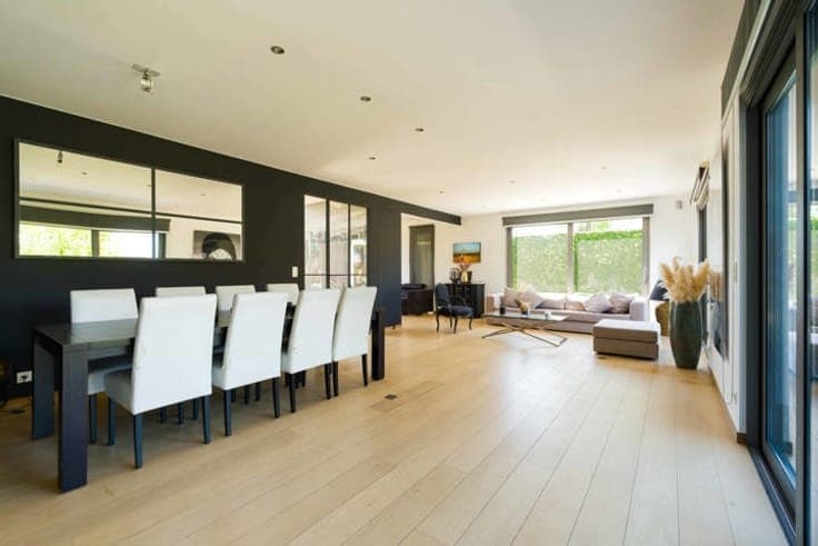Spacious and bright villa