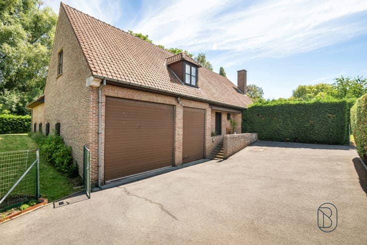 Quality villa with +110 m² workshop in Mouscron