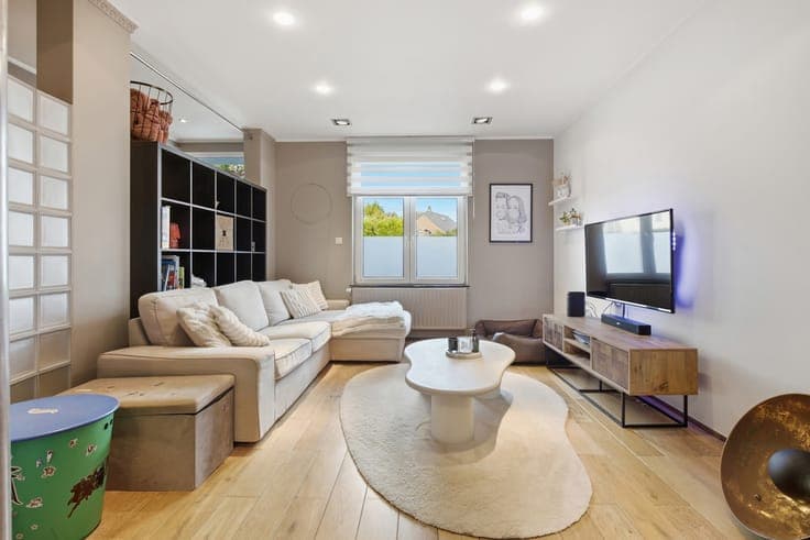 3-bedroom house with garden and cellars in excellent conditi