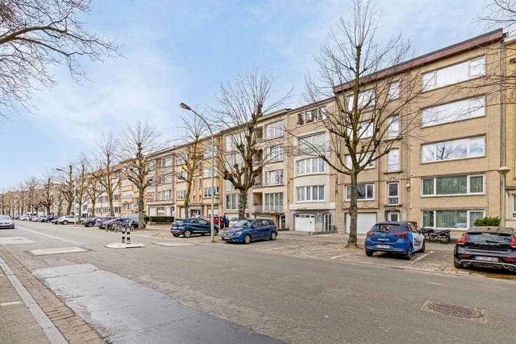 Uitstekend gelegen opbrengsteigendom nabij Rivierenhof