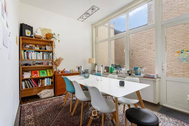 Verrassend ruime en energiezuinige gerenoveerde woning me...
