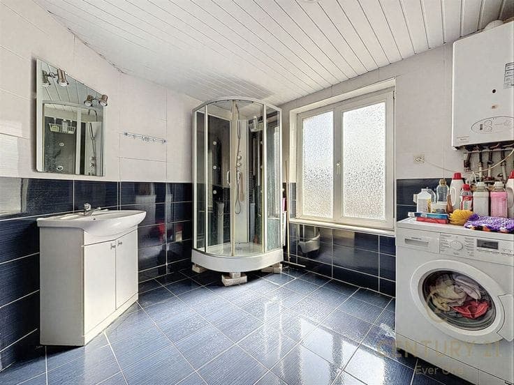 Investment property comprising 4 residential units