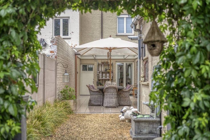 Charming house for sale in the center of Bachte-Maria-Leerne