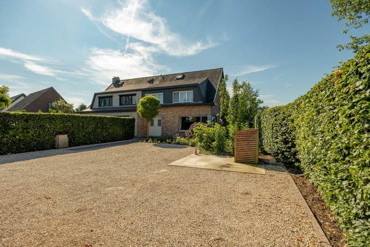 Instapklare woning op een perceel van 9.000 m²