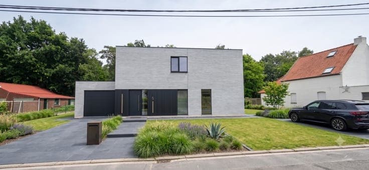 Luxe nieuwbouwvilla te koop op een prachtig perceel van 9...