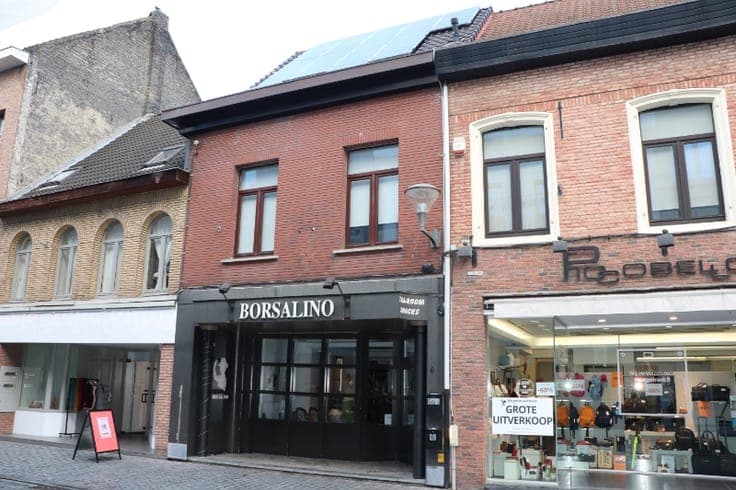 Opbrengsteigendom bestaande uit handelsruimte en duplex a...