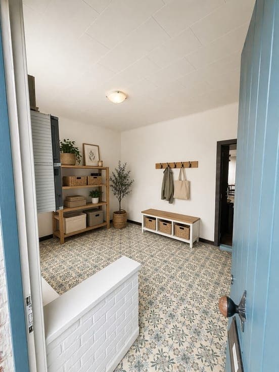 Instapklare rijwoning met 2 slaapkamers, kkn, bdkr,zolder...