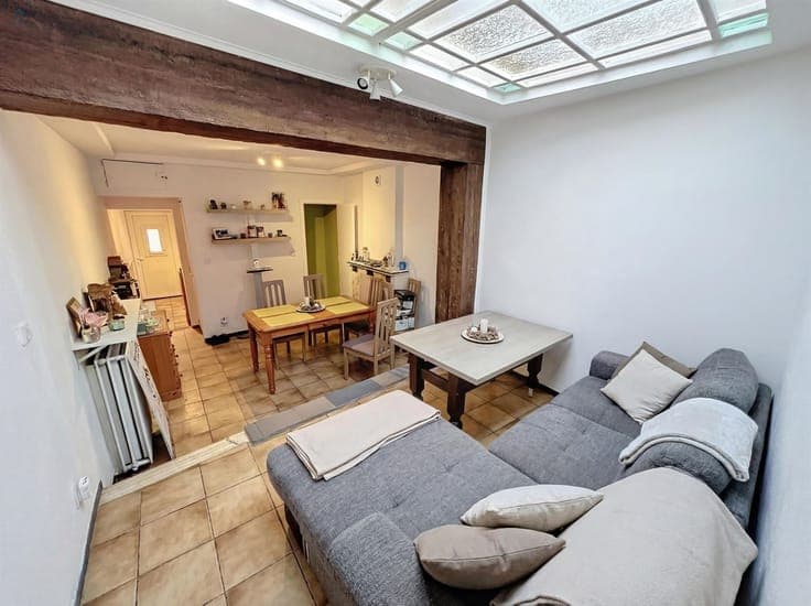 Charming town house with 4 bedrooms, terrace and large garde