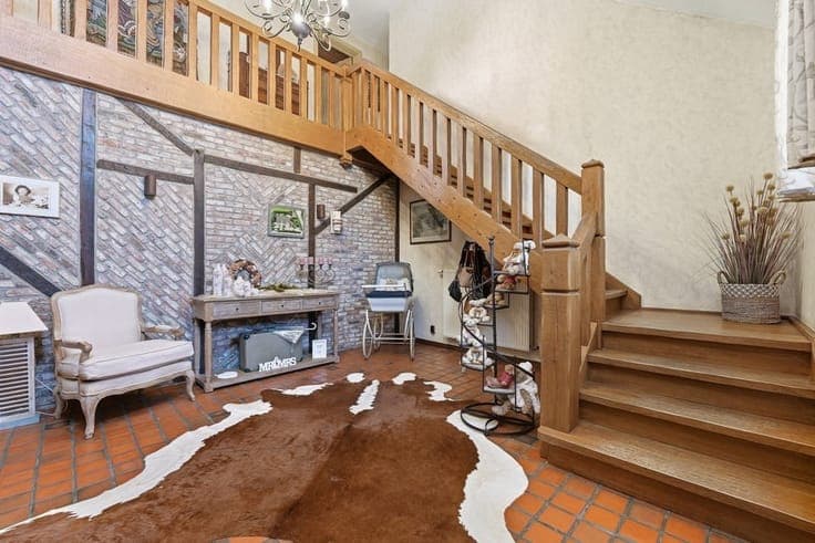 RUIME GEZINSWONING MET 4 SLAAPKAMERS, ZONNIGE TERRASSEN E...