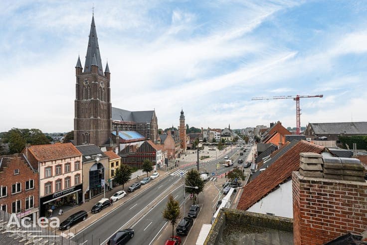 Volledig appartementsgebouw op de Markt van Eeklo