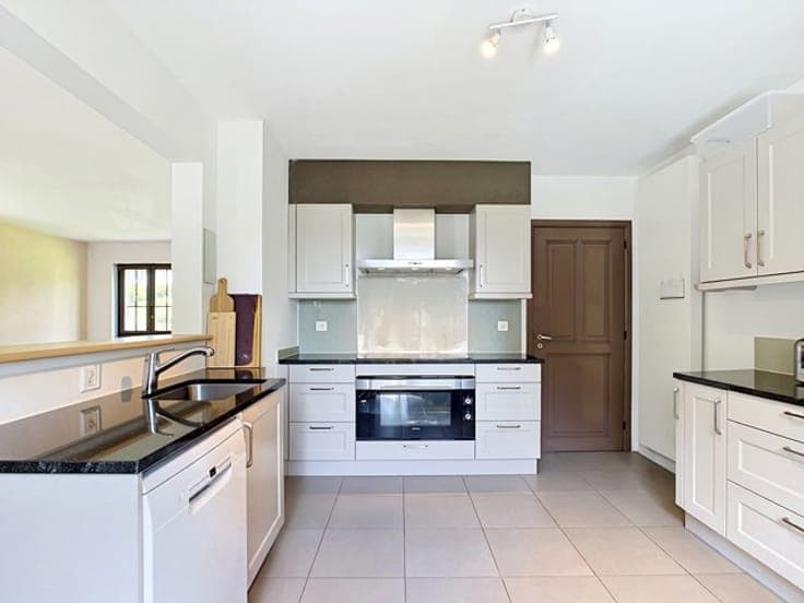 Beautiful 3-bed home - 2 baths + office in Céroux