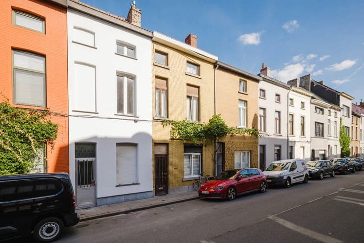 3-bedroom property in Ghent in need of renovation