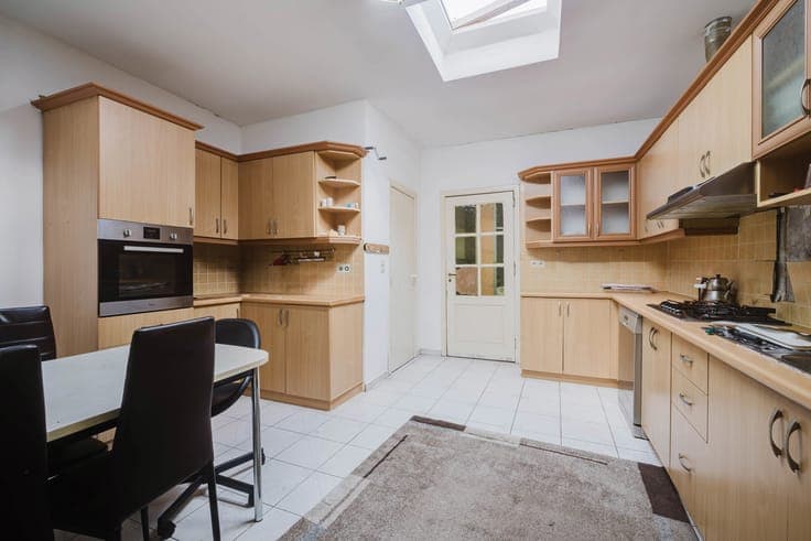 3-bedroom property in Ghent in need of renovation