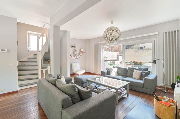 4-bedroom house with garage in Uccle