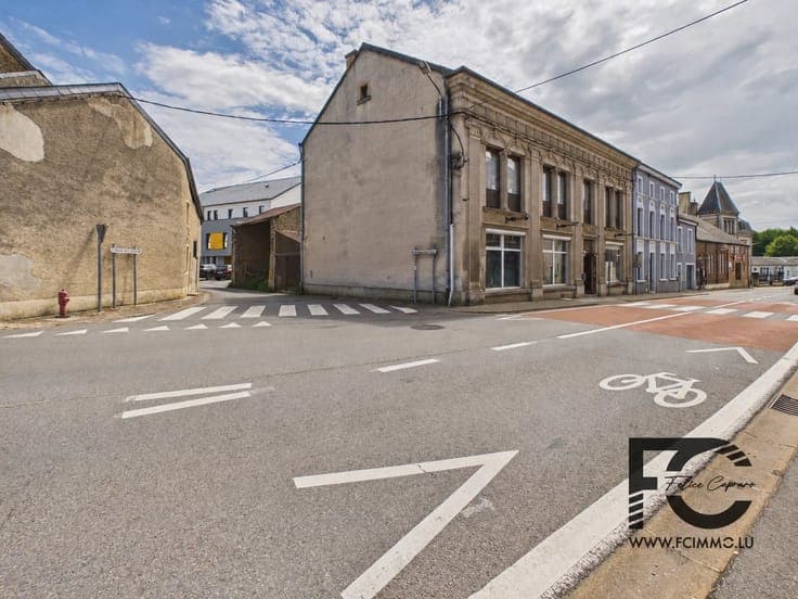 FOR SALE - Investment building Virton, 2 commercial spaces a