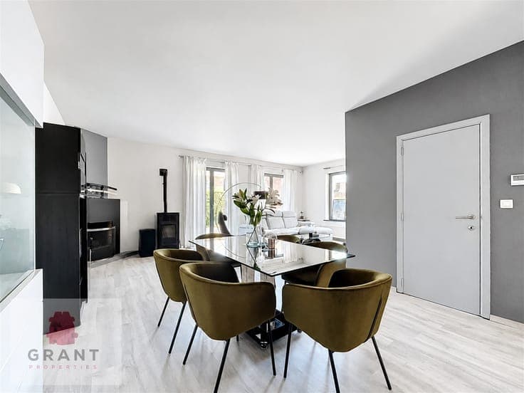 Superb 4 bedroom house with south-facing garden!