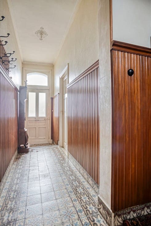 Detached property with renovation and extension potential
