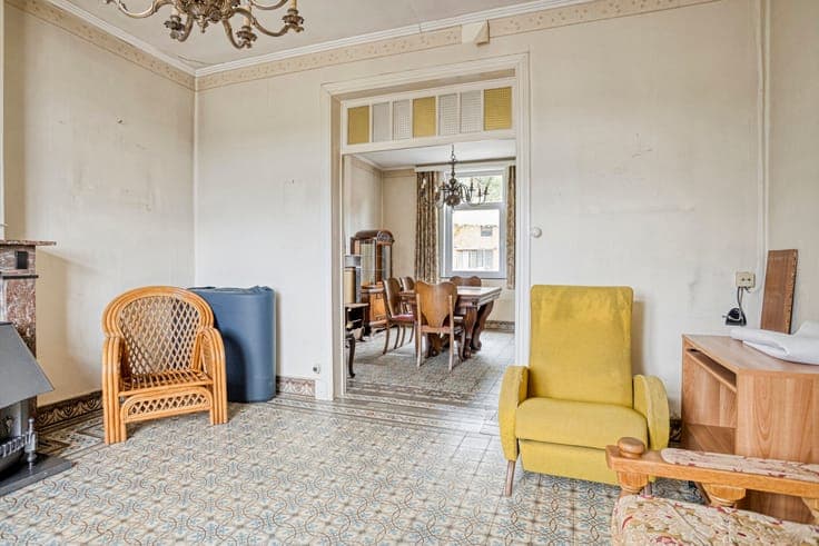 Detached property with renovation and extension potential