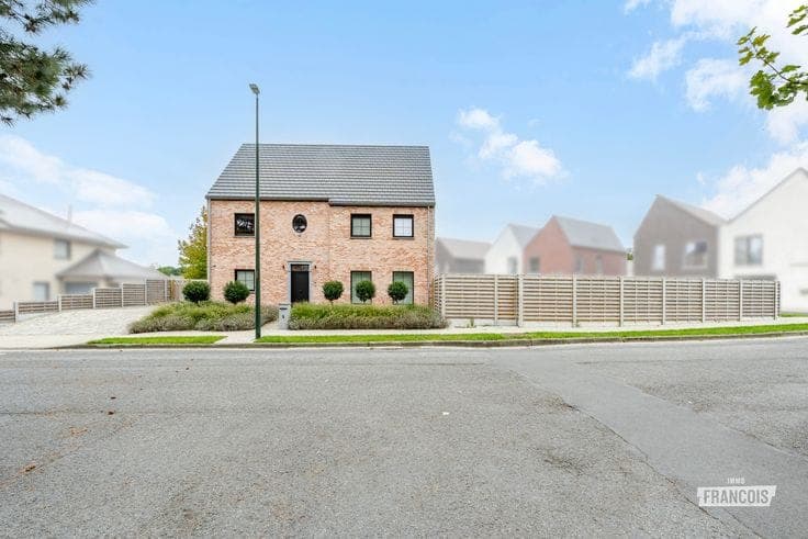 Moderne villa met veel ruimte in Wijnendale!