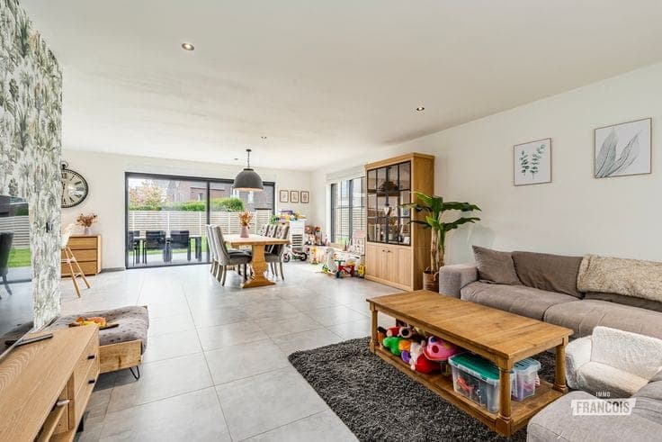 Moderne villa met veel ruimte in Wijnendale!