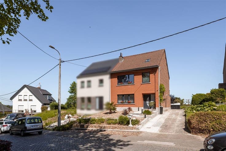 House with garden in prime location!