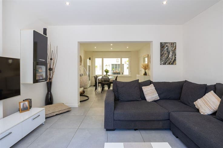 House with garden in prime location!
