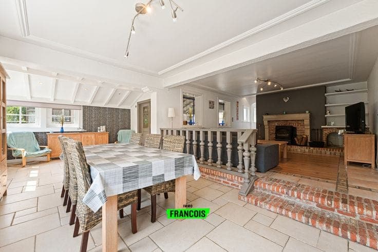 Charming house with 4 bedrooms and 2 bathrooms offering com…