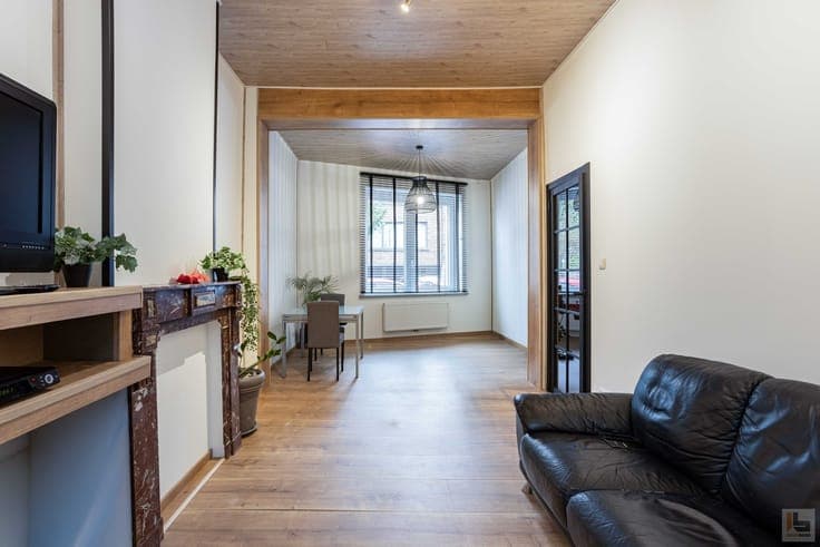 Volledig gerenoveerde woning met 4 slaapkamers in het cen...