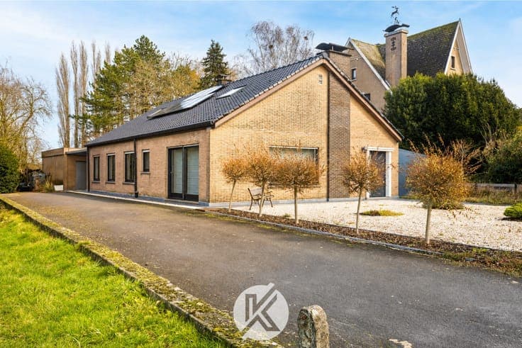 Ruime woning met uitzicht op omliggend landschap