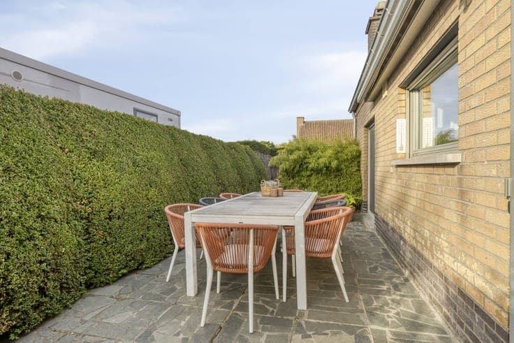 Ready to move in bungalow on 898m² for sale in Wevelgem!