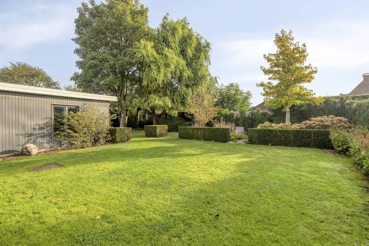 Ready to move in bungalow on 898m² for sale in Wevelgem!