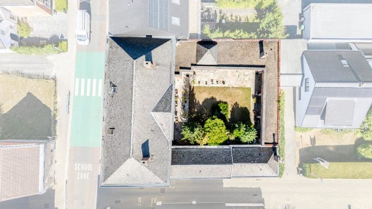 19th-century home with a practice and a courtyard garden