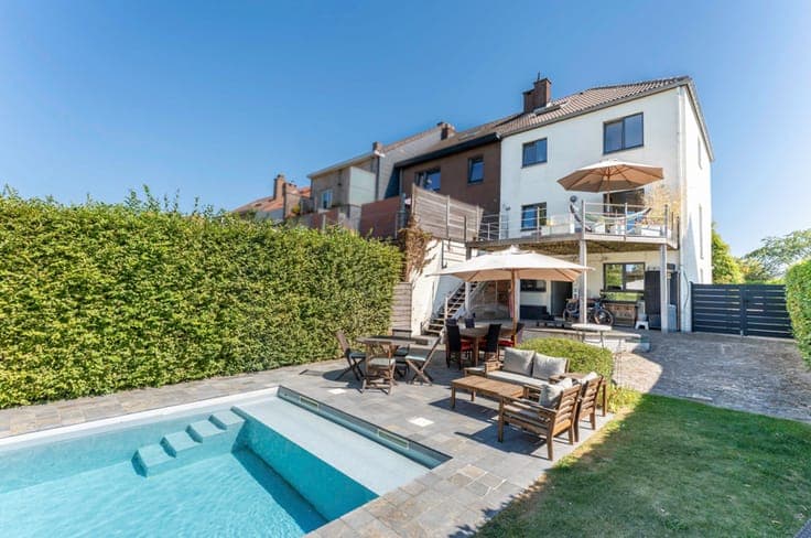 Joli-Bois : magnifique maison en parfait état avec piscine