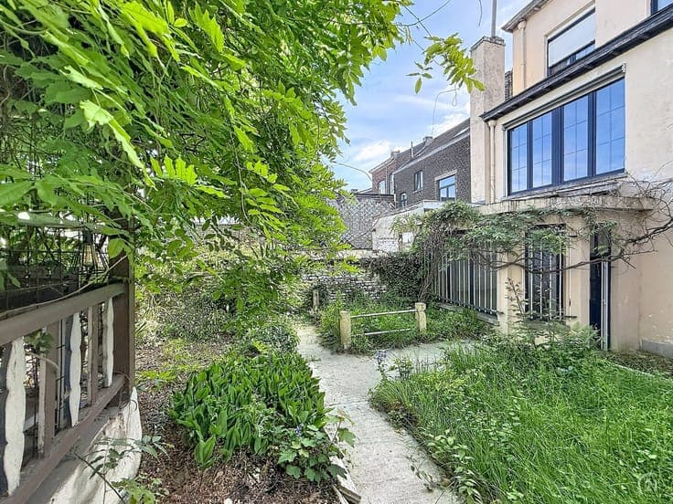 Seraing – Maison de 367 m² avec garage et jardin