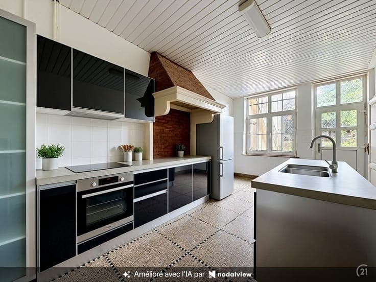 Seraing – Maison de 367 m² avec garage et jardin