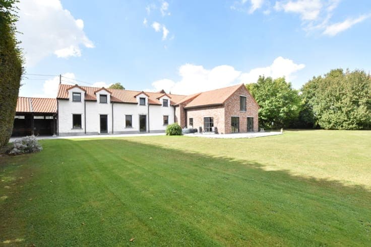 Exceptional property with breathtaking views and potential