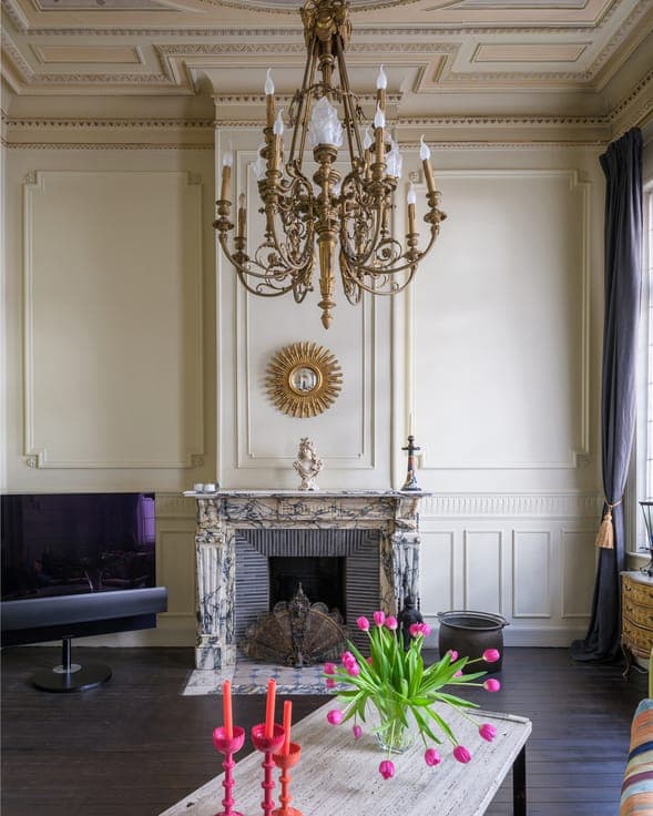 Exceptional townhouse with magnificent garden and parking po