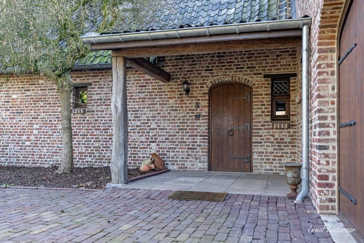 Charming house with meadow on approximately 2.5 hectares in