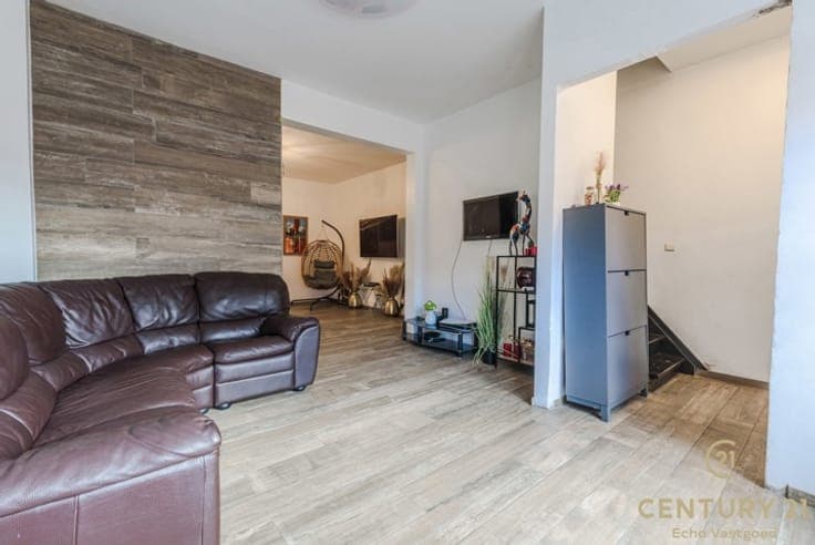 Spacious, renovated house with 4 bedrooms and city garden